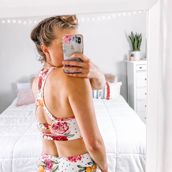 Polka Dot Trendy Floral White Yoga Workout Top - Picture 6 of 8